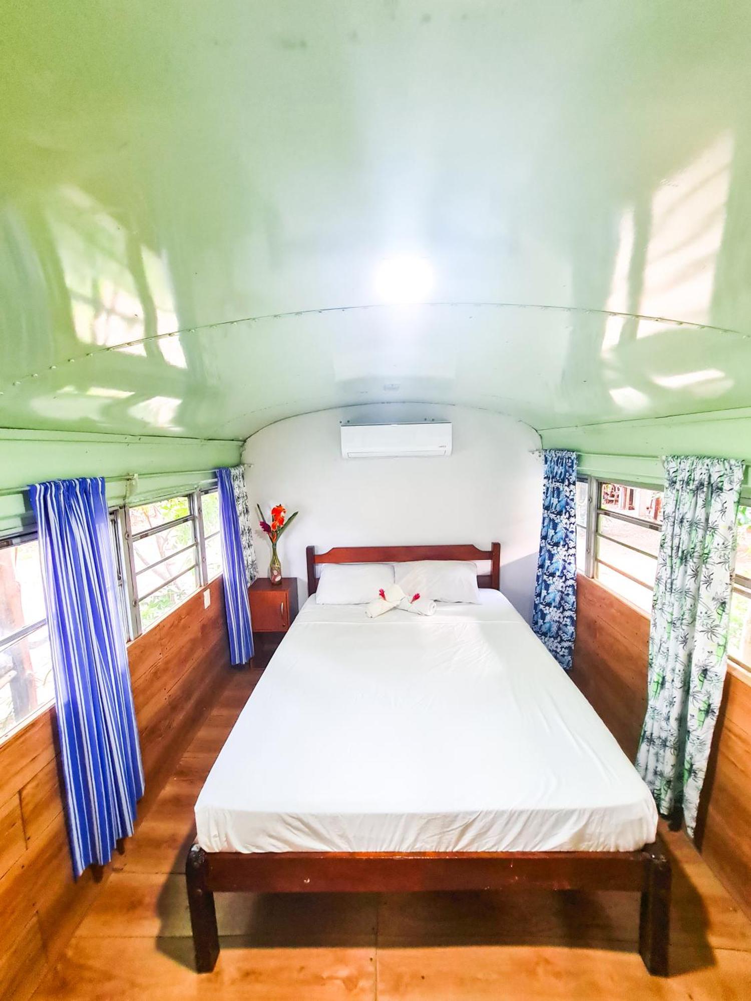 Hospedaje Combi Dream Bird Apartment Playas del Coco ภายนอก รูปภาพ